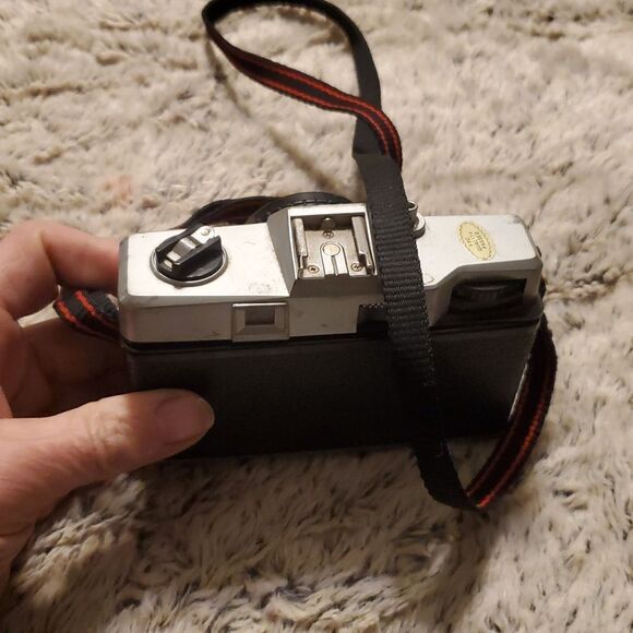 Movie/play Film Camera with Classic Retro Captial SLR - Picture 2 of 6